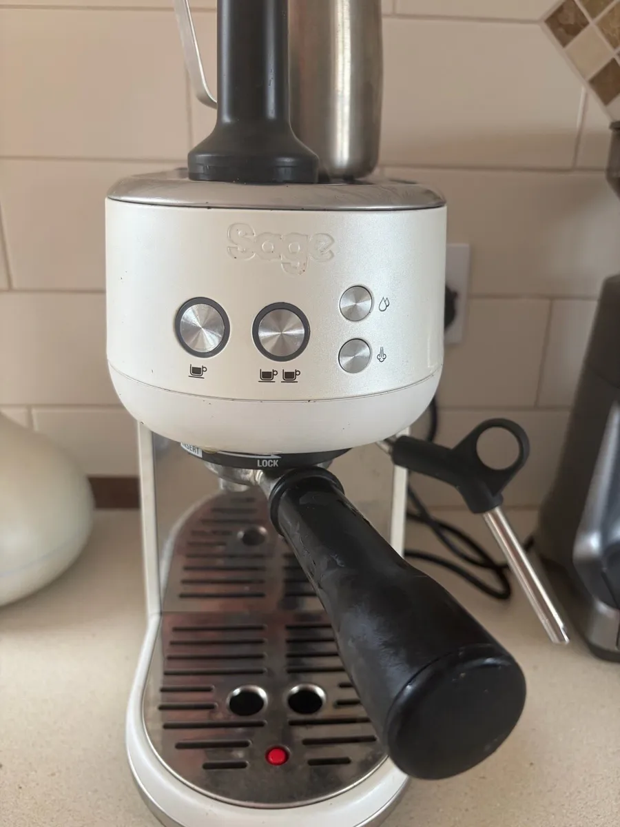 Sage Coffee machine and grinder - Image 2