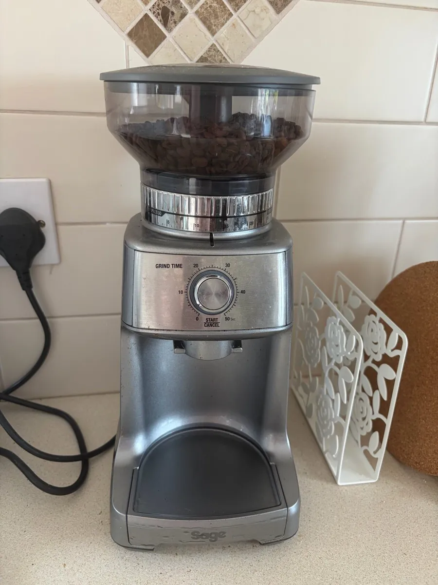 Sage Coffee machine and grinder - Image 3