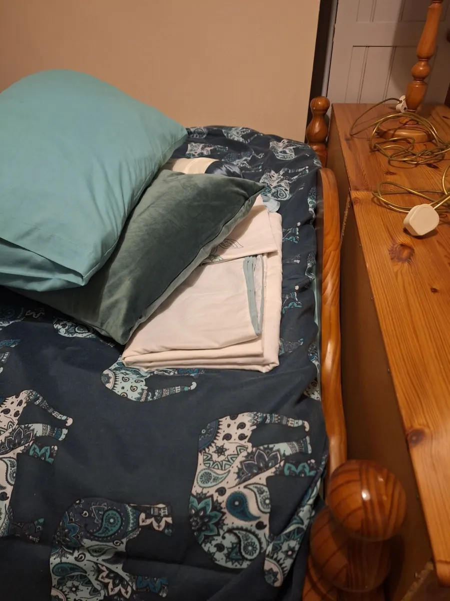 Double Bed - Image 3