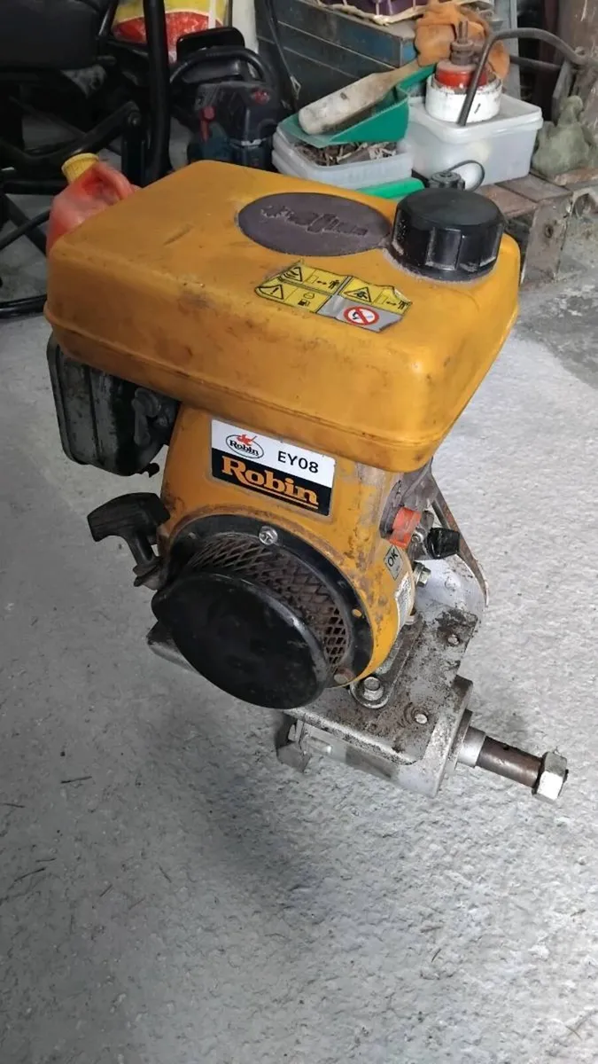 Robin EY08 petrol engine and gearbox - Image 1