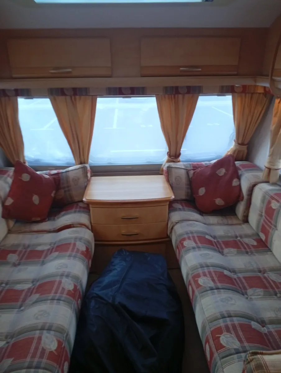 5/6 berth with motor mover & Air awning - Image 2
