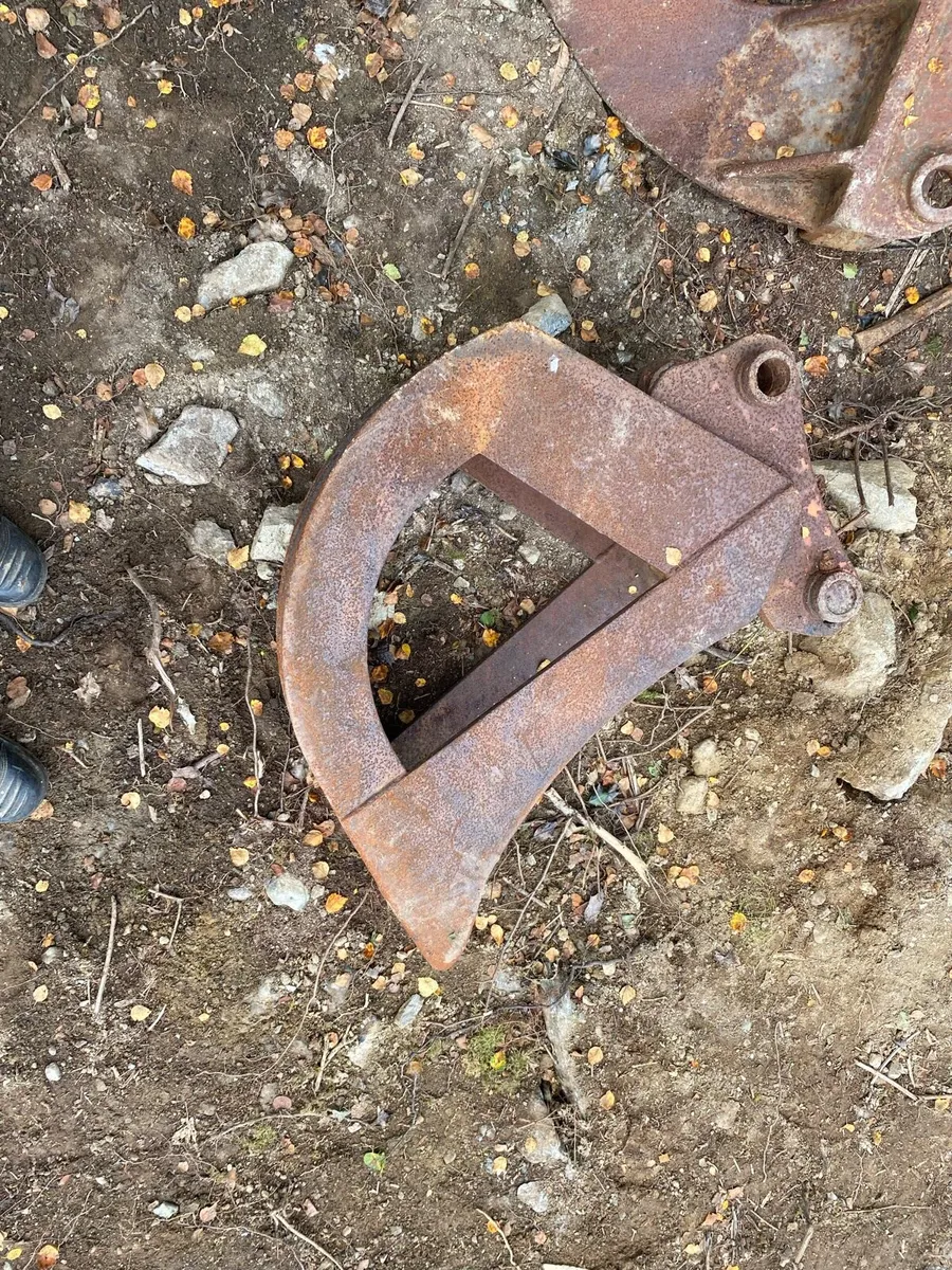 6 ton buckets - Image 3
