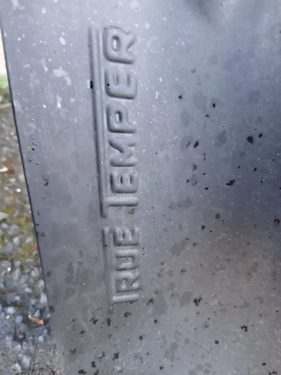 Tulf shovel in great condition price too sell - Image 2
