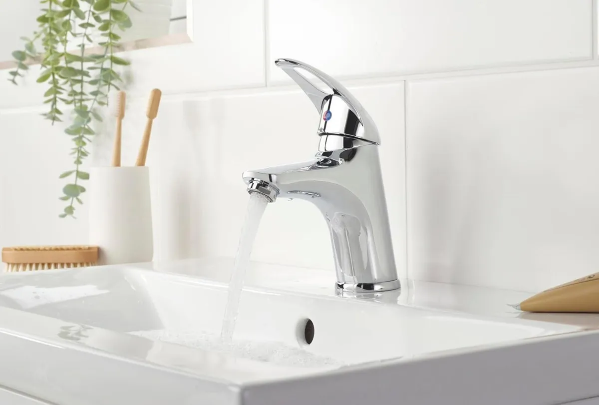 J Bas C Java Basin Mixer with Clicker - Image 3