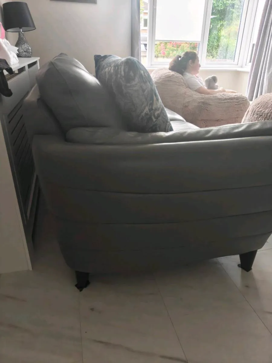 Leather sofa and armchair - Image 3