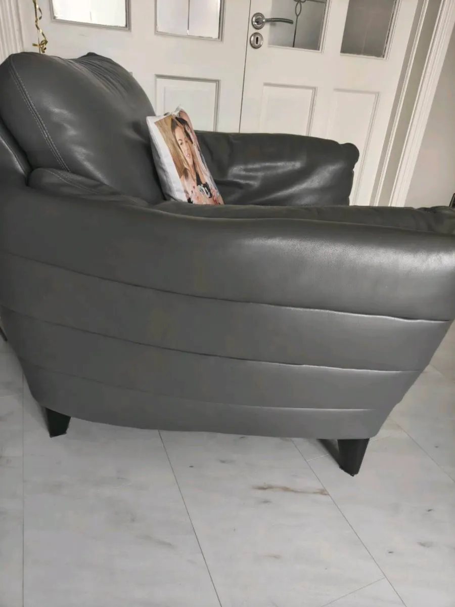 Leather sofa and armchair - Image 1