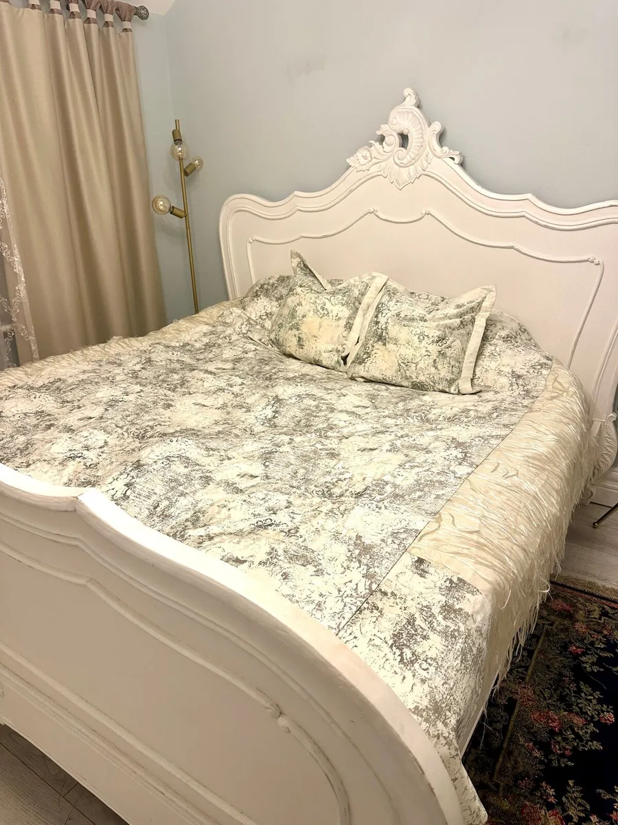 Custom made silk bed throw and pillows - Image 1
