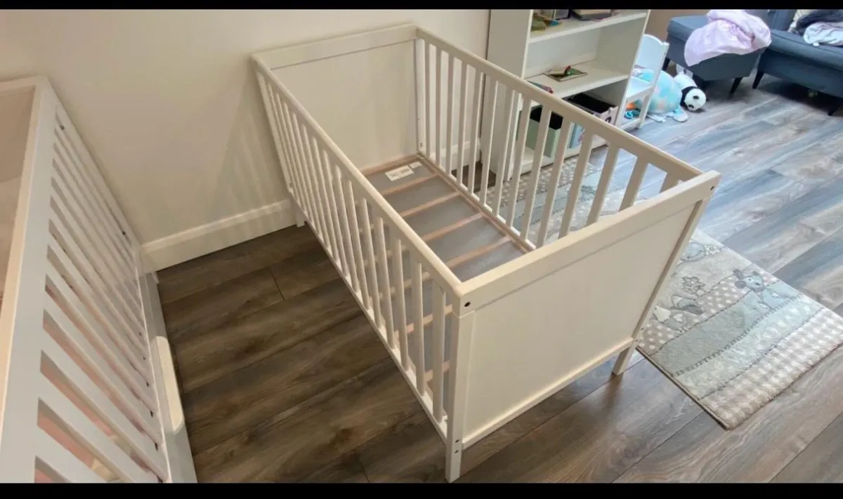Cot - Image 1