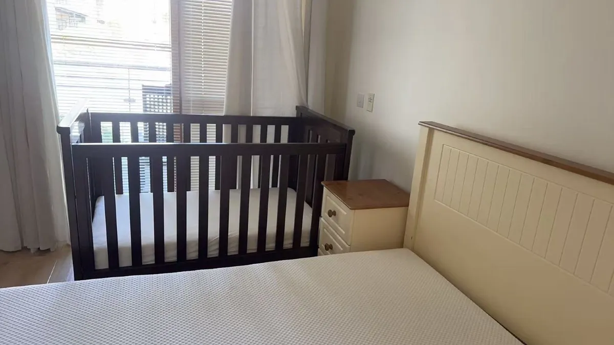 Baby cot - Image 3