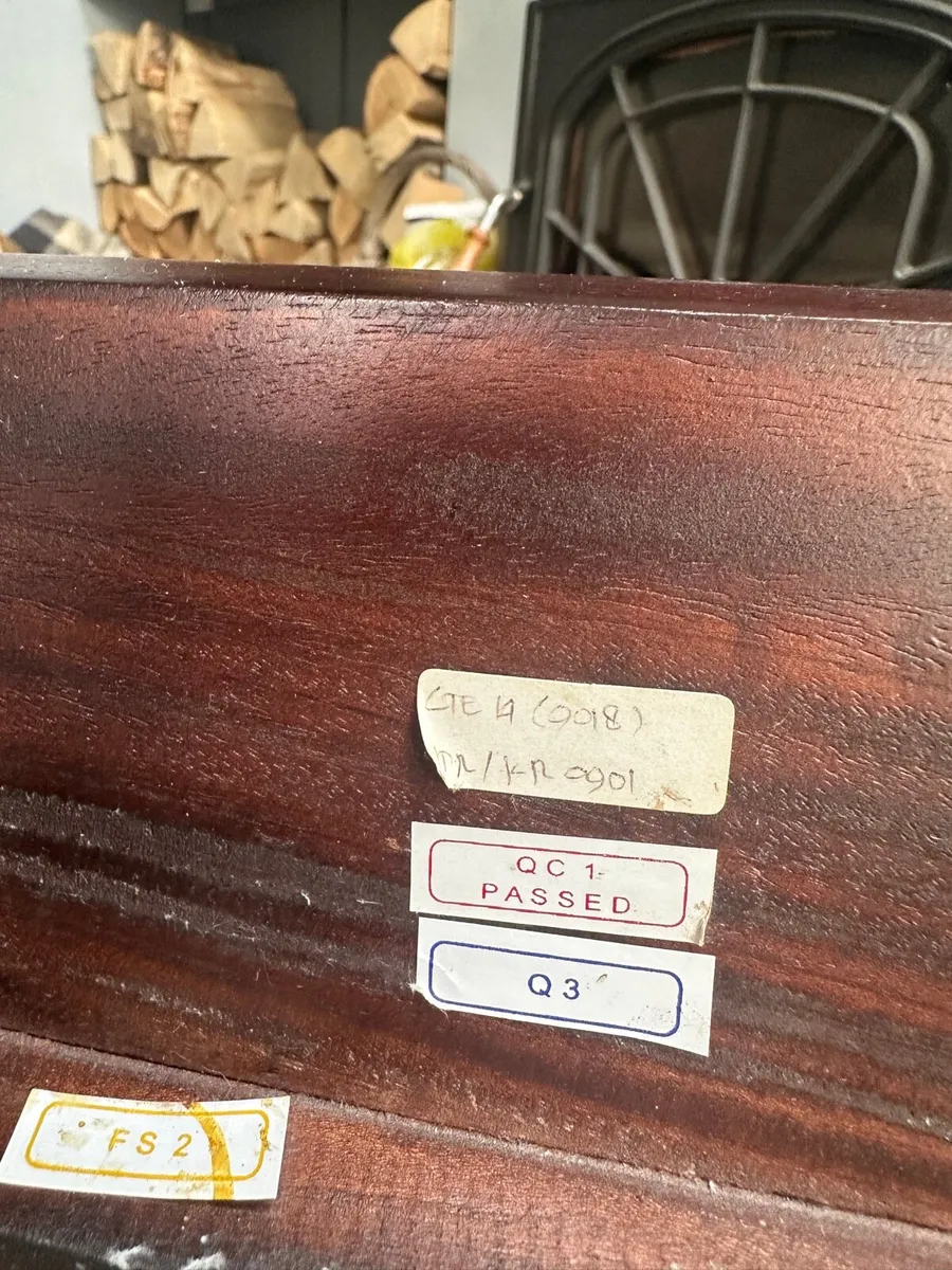 Mahogany ornate table with marble top - Image 4
