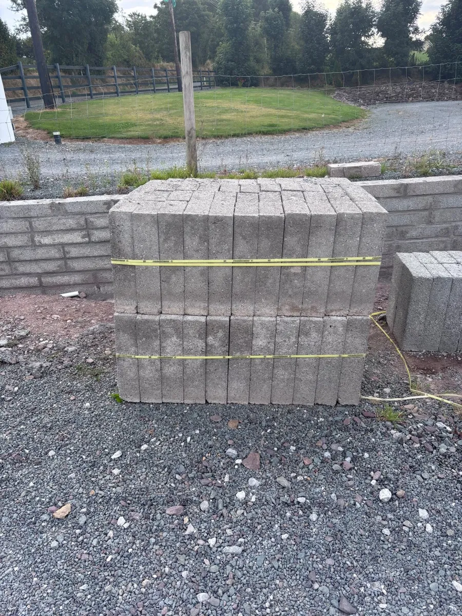 Concrete blocks - Image 1