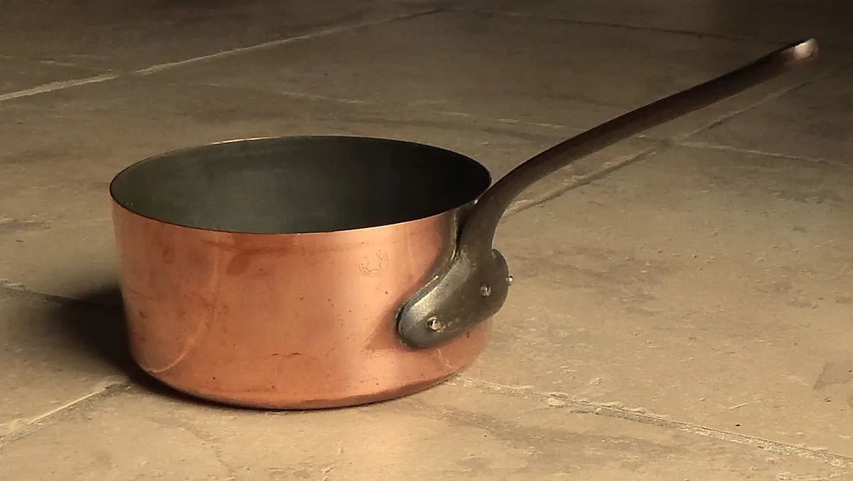 Vintage French Copper Saucepan - Image 1