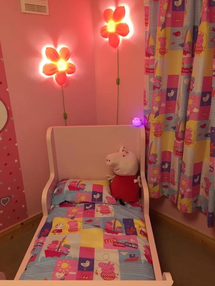 Child’s bed - Image 4