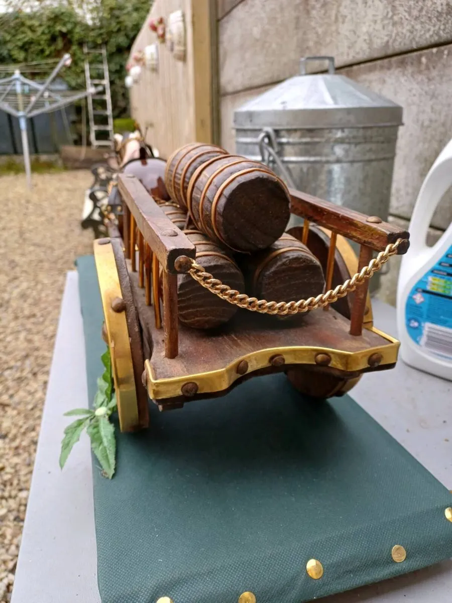 2 Vintage Ceramic Horse & Carts - Image 3