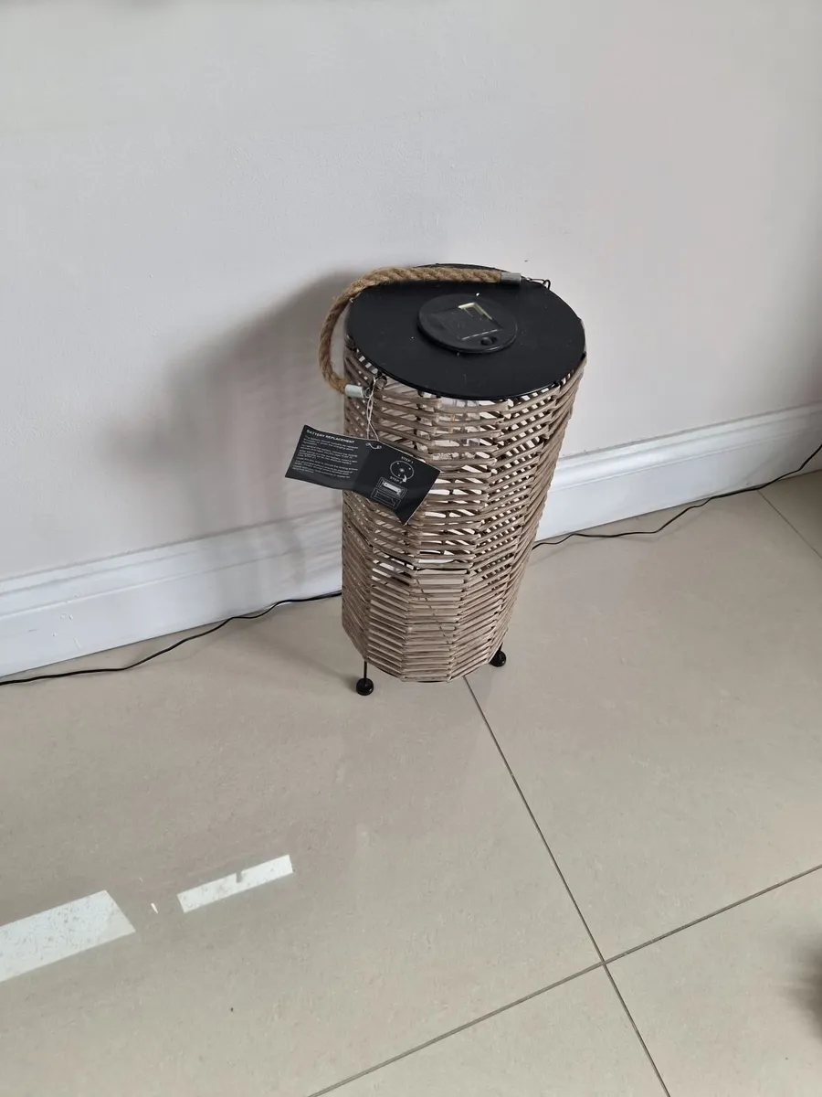 Solar lanterns x 2 - Image 2
