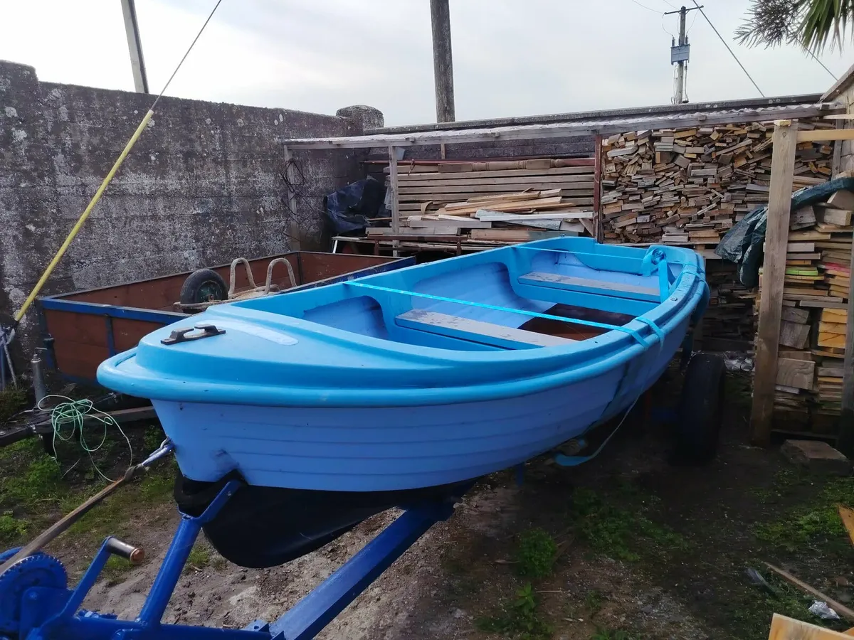 LAKE Boat - Image 2