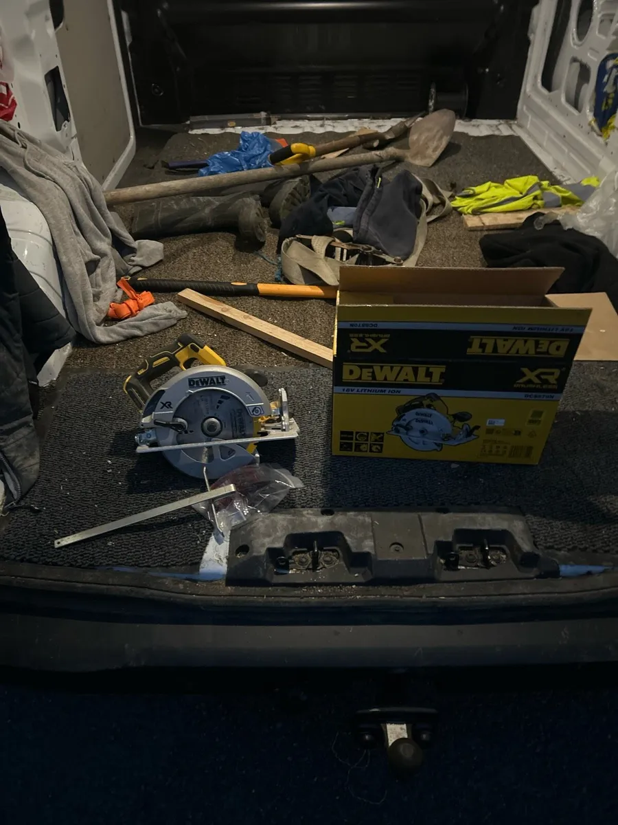 dewalt skillsaw - Image 1