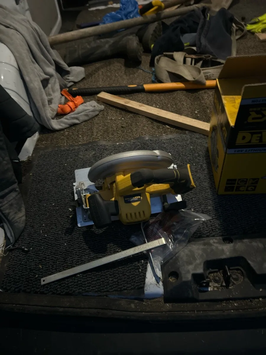 dewalt skillsaw - Image 3