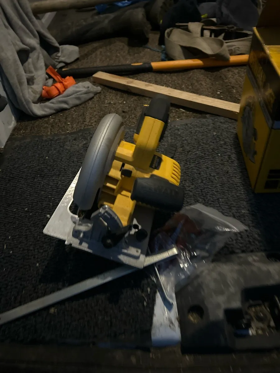 dewalt skillsaw - Image 2