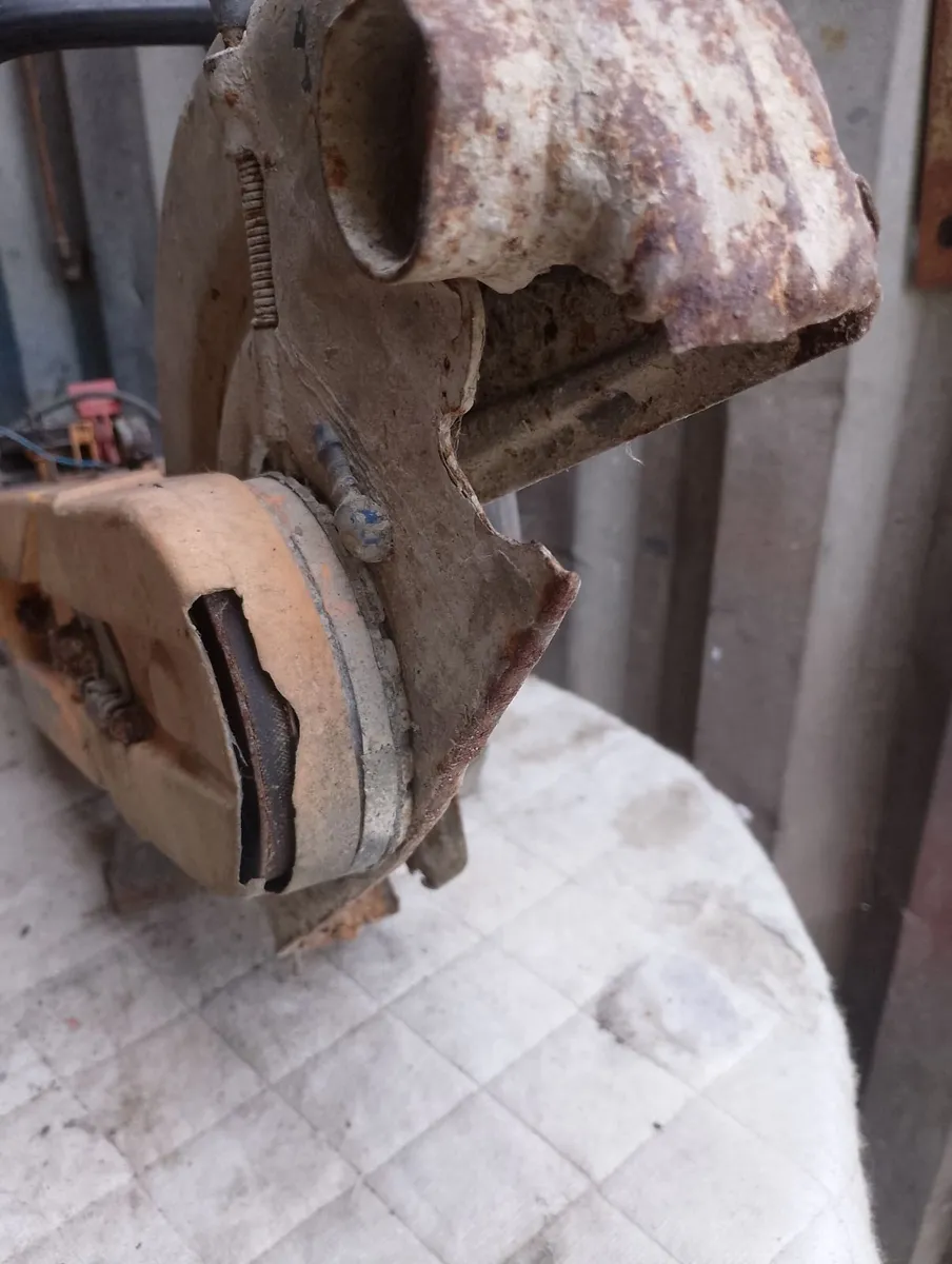 Partner 12 consaw for  parts or repairs - Image 2