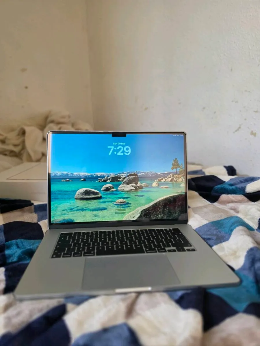 Macbook Air M2 15inch - Image 2