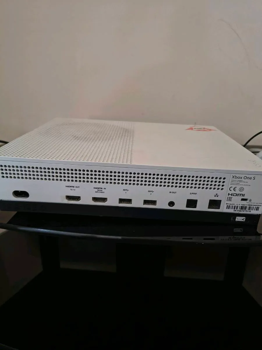 Xbox One S 1TB Console Bundle + 130 DVDs - Image 3