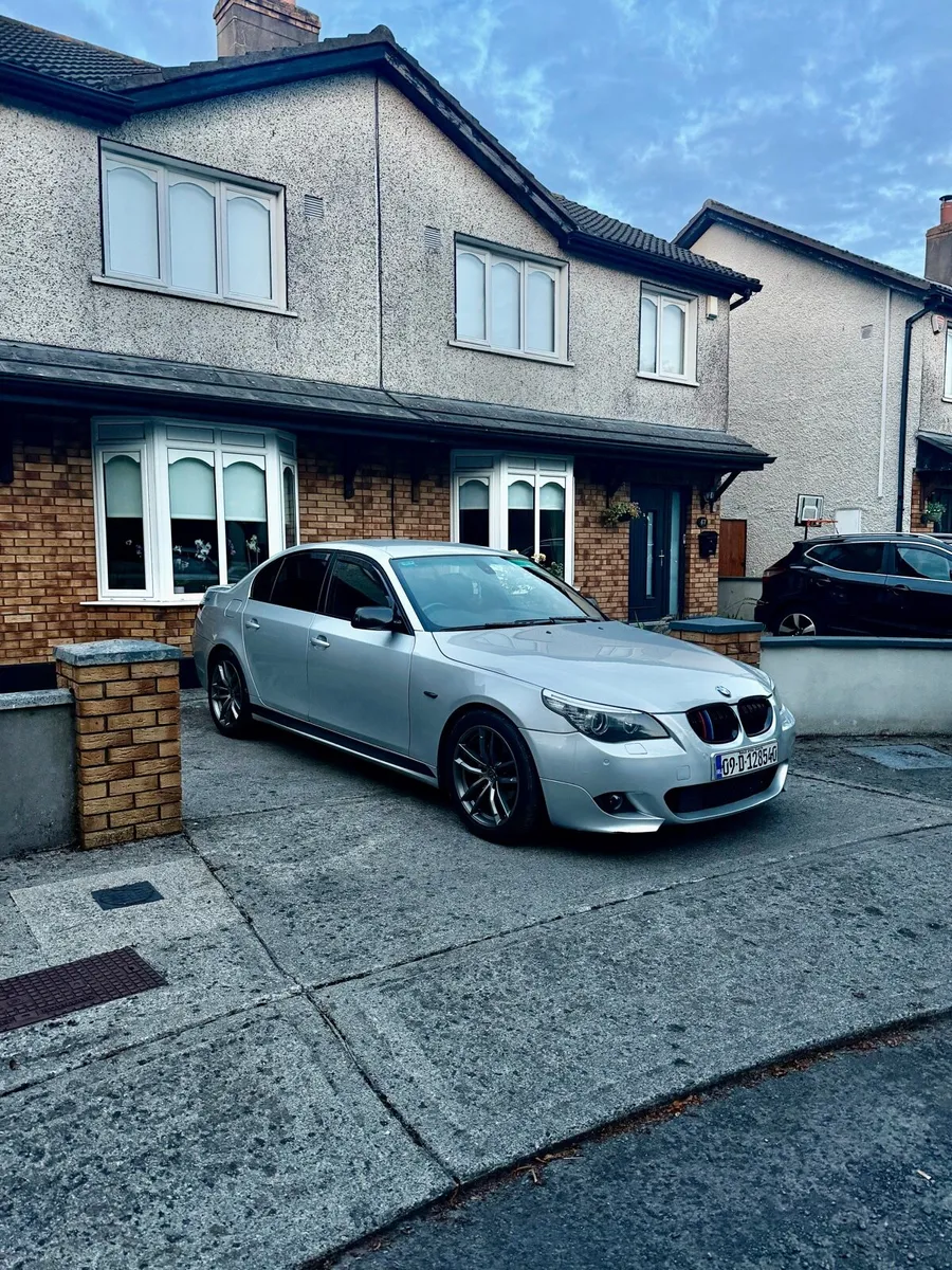 BMW 5-Series - Image 1