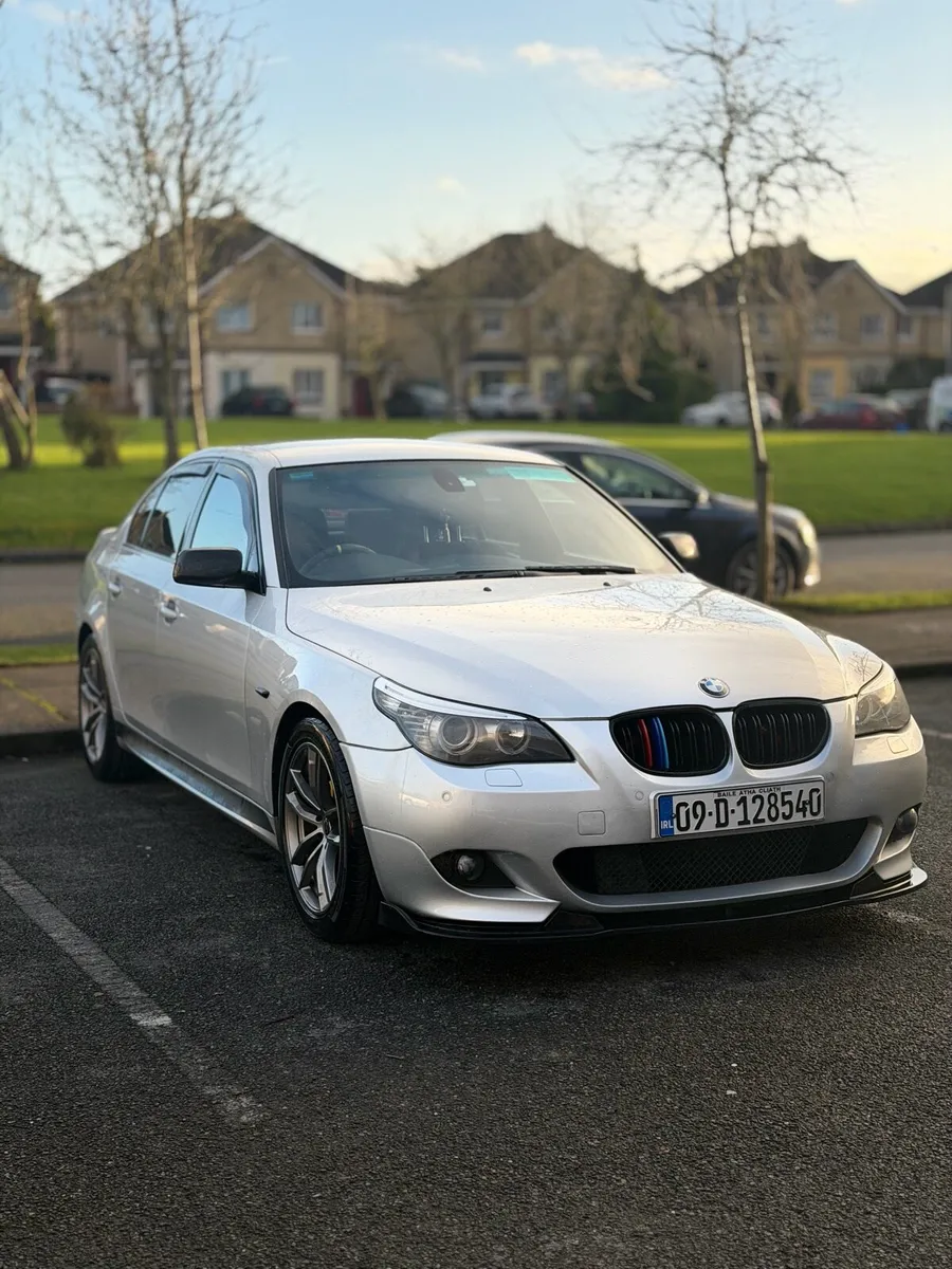BMW 5-Series - Image 2