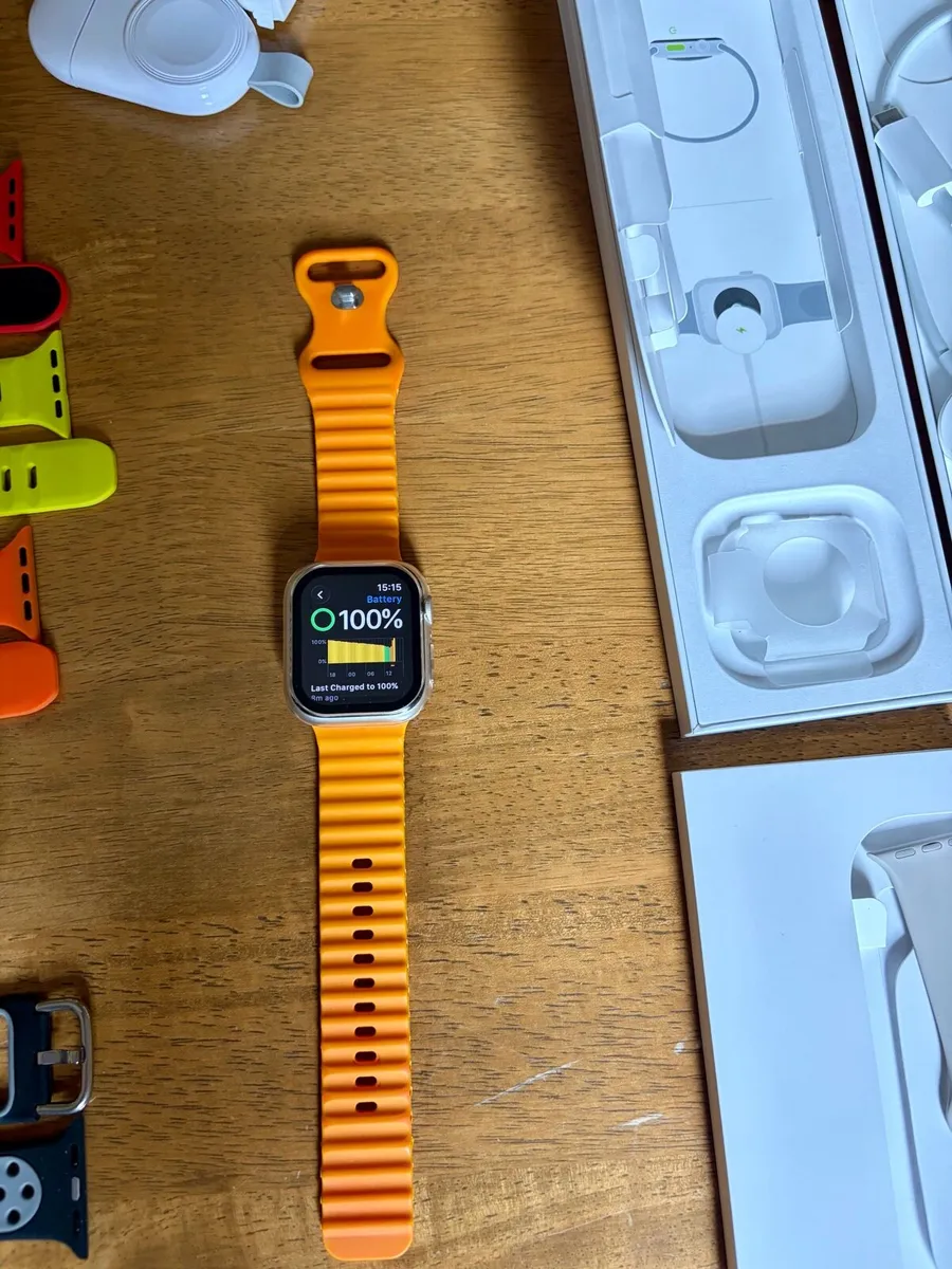 Apple Watch SE 2nd Gen 40mm Starlight Aluminium - Image 3