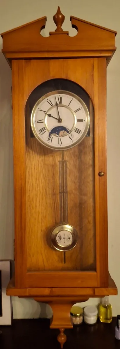 Grandfather Clock €75 as it has damaged perspex. - Image 2