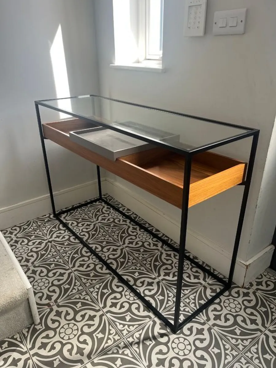 Console table - Image 1
