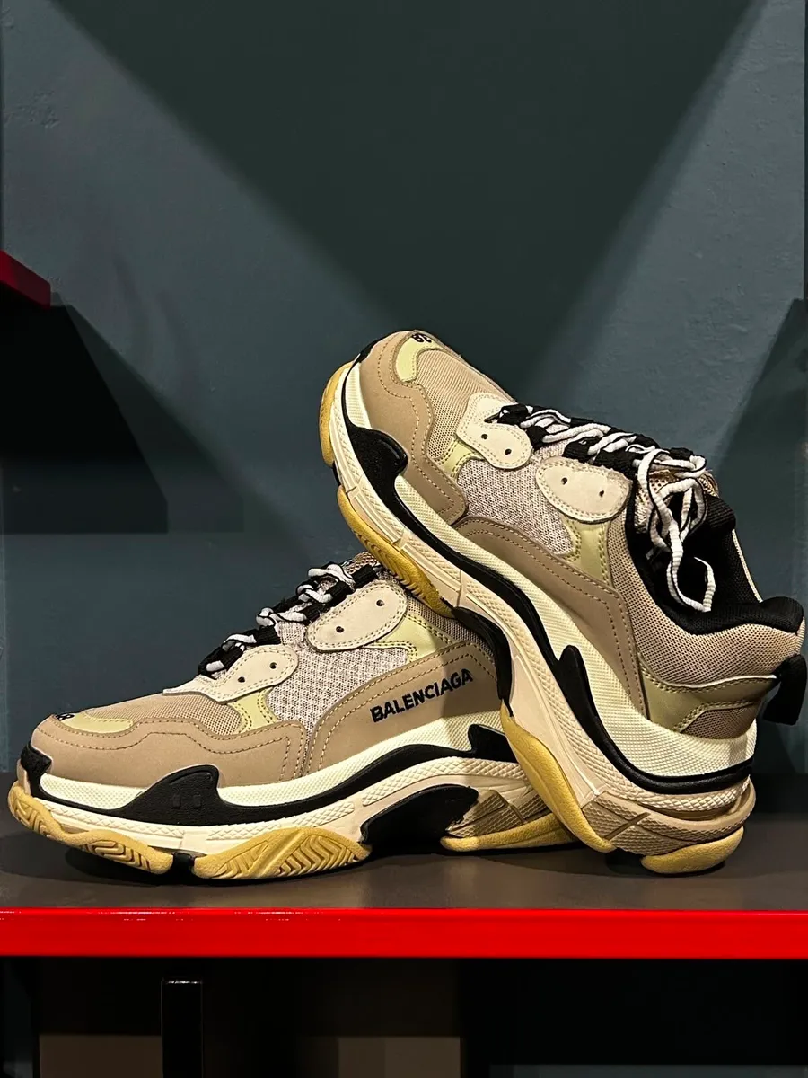 Belanciaga Triple S - Image 1
