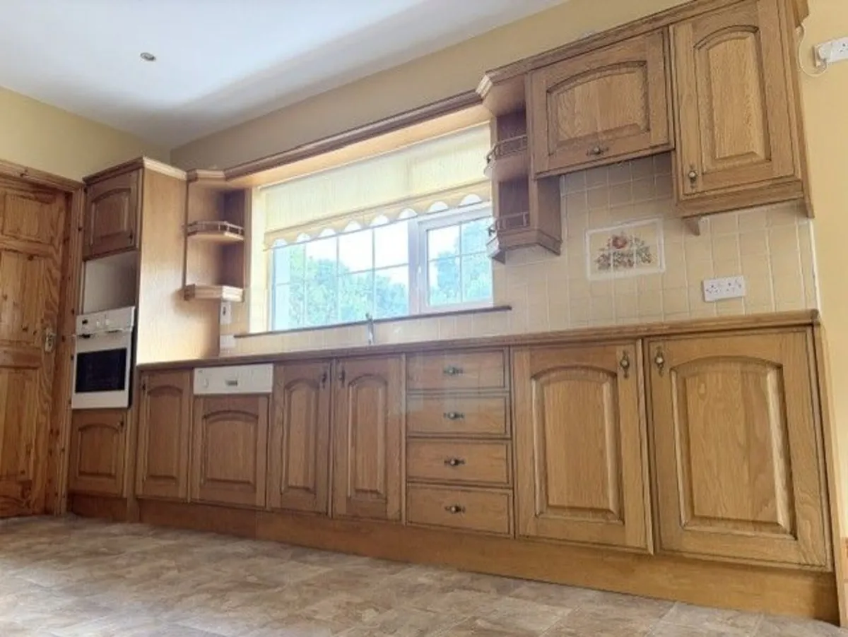 Solid Oak Kitchen for Sale without applicances - Image 3