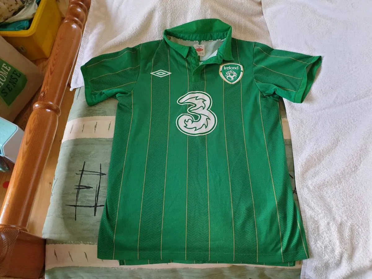 Ireland Football Home Jersey 2011 to 2012 Small - Image 1