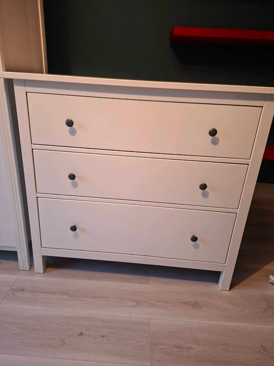 Chest of drawers - Image 1