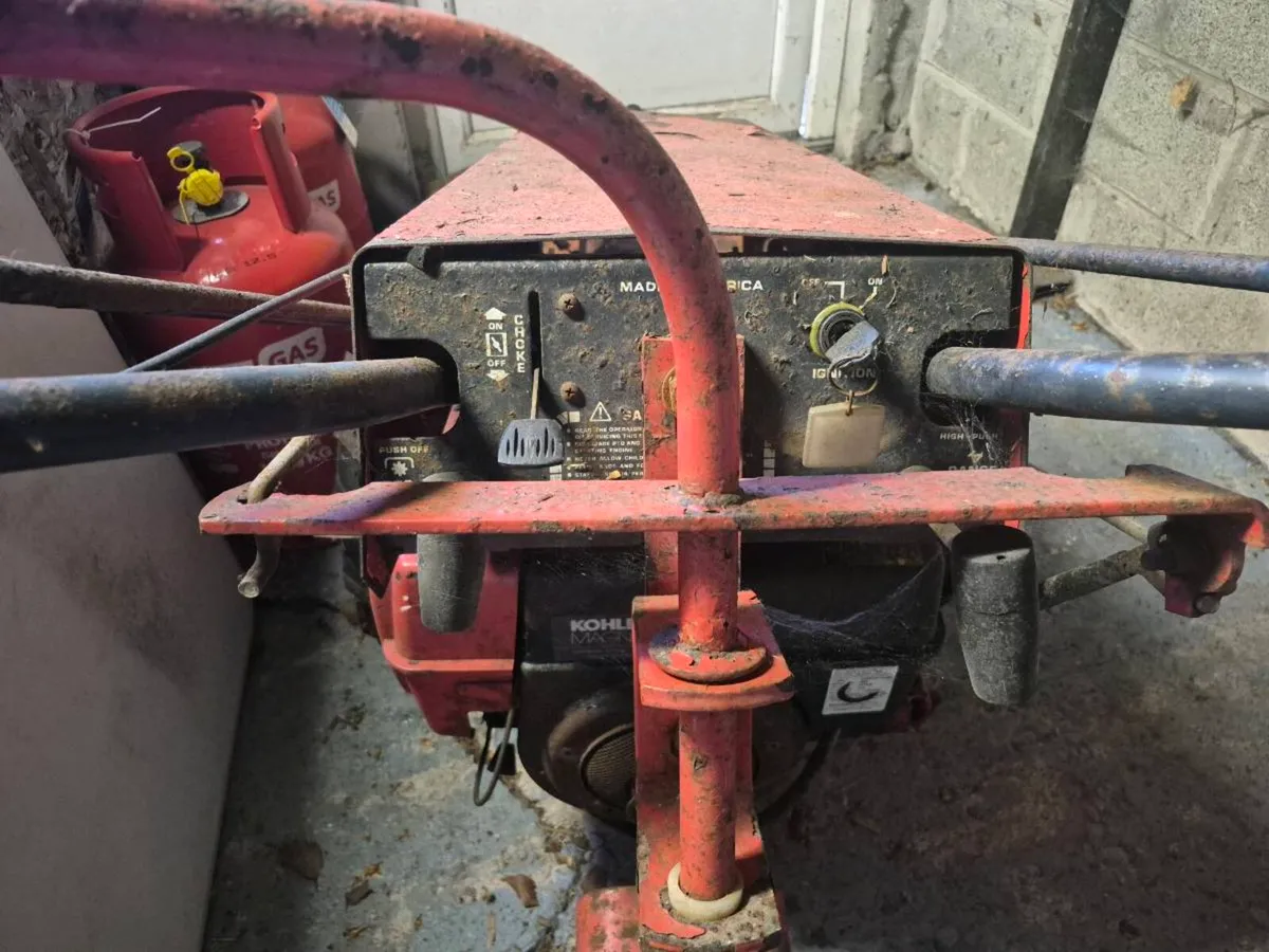 GRAVELY ROUGH TERRAIN LAWNMOWER - Image 3