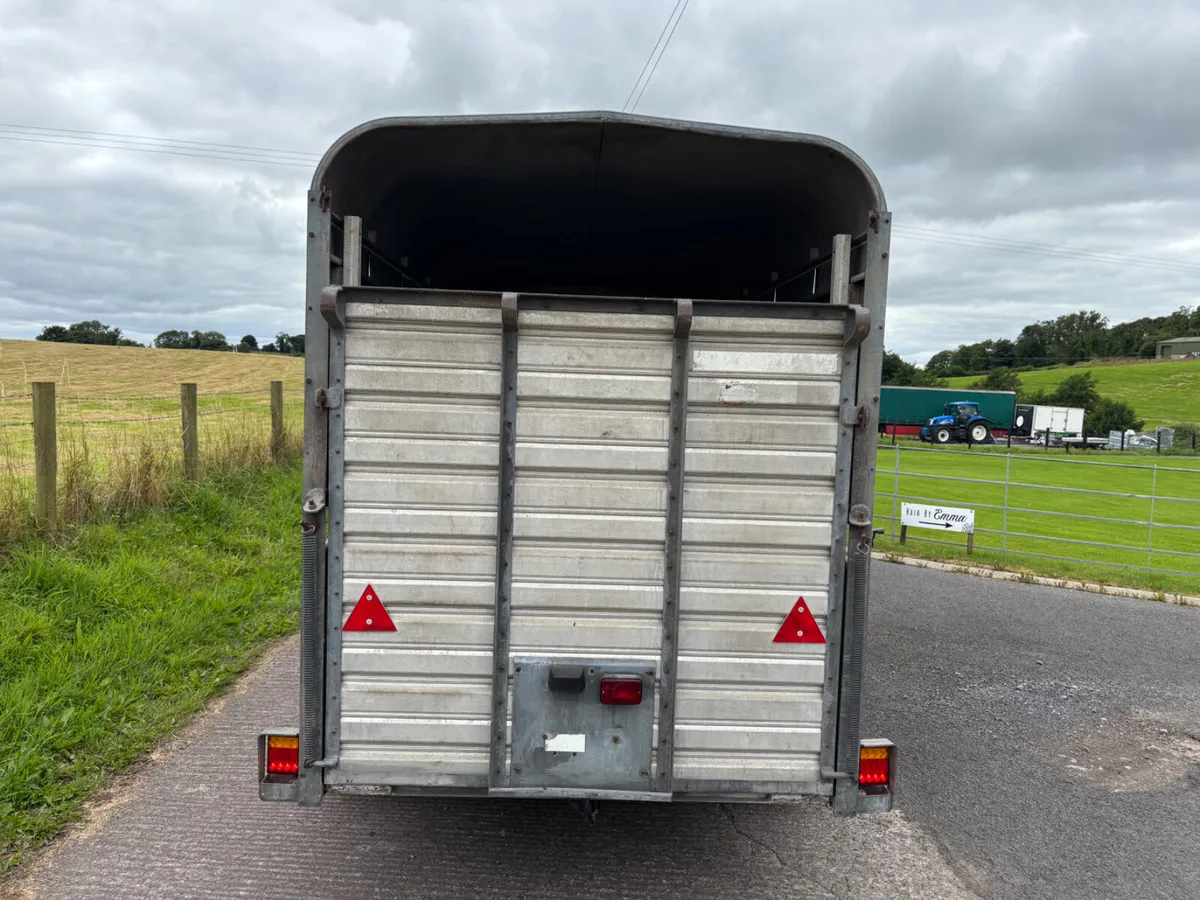Ifor Williams 12ft x 5ft cattle trailer - Image 4