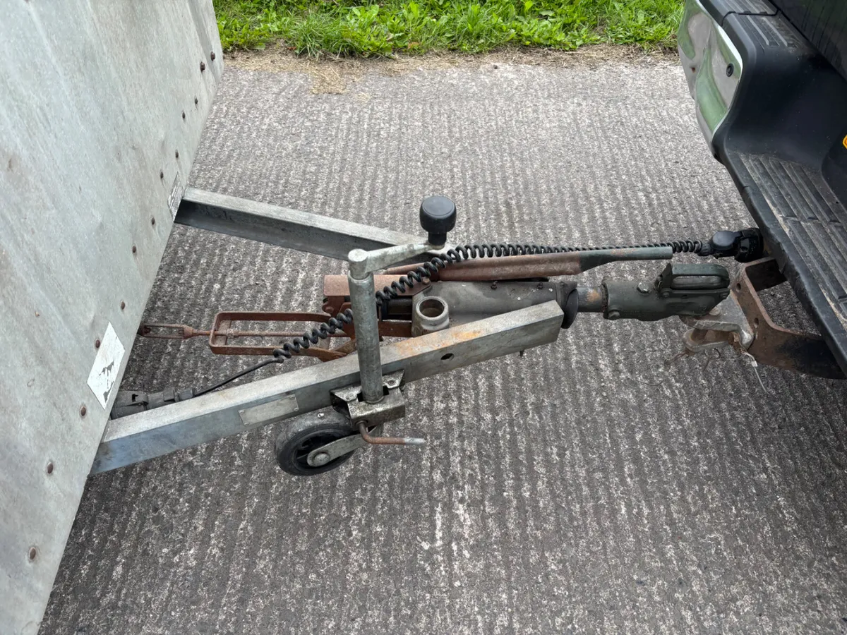 Ifor Williams 12ft x 5ft cattle trailer - Image 2