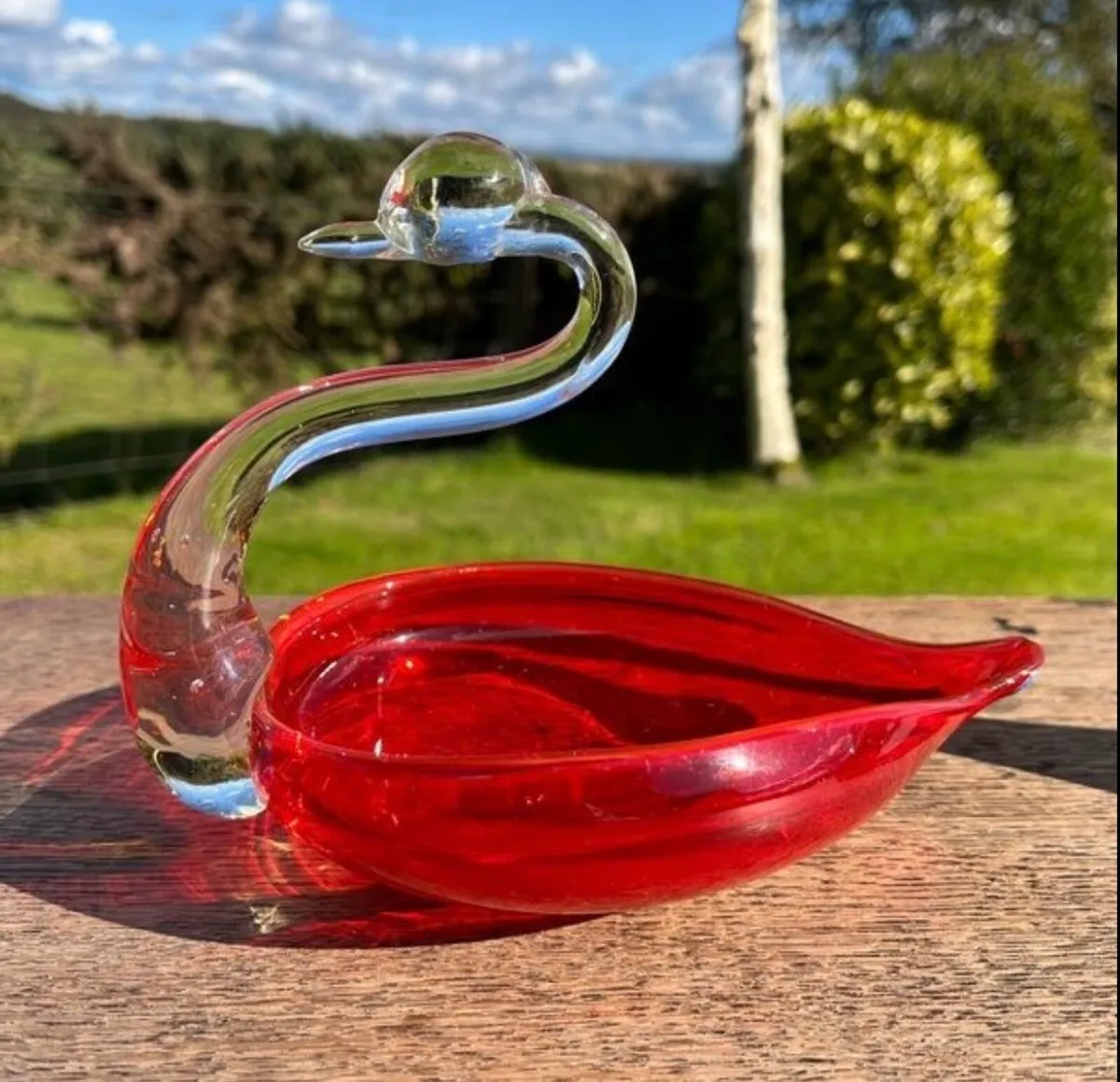 Vintage collection of three glass swans - Image 4
