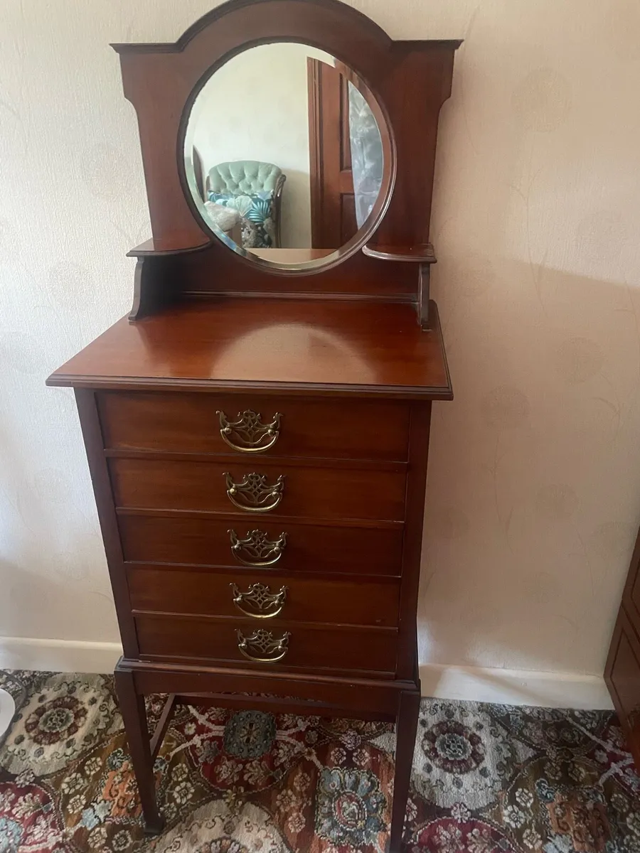 Antique dressing chest - Image 1