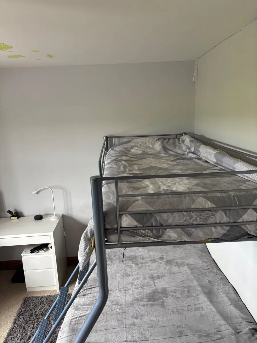 Bunk beds - Image 1