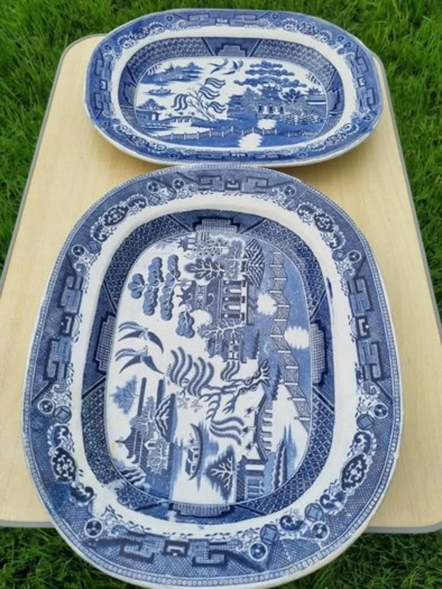 Two large Blue & White Willow Pattern Plates - Image 2