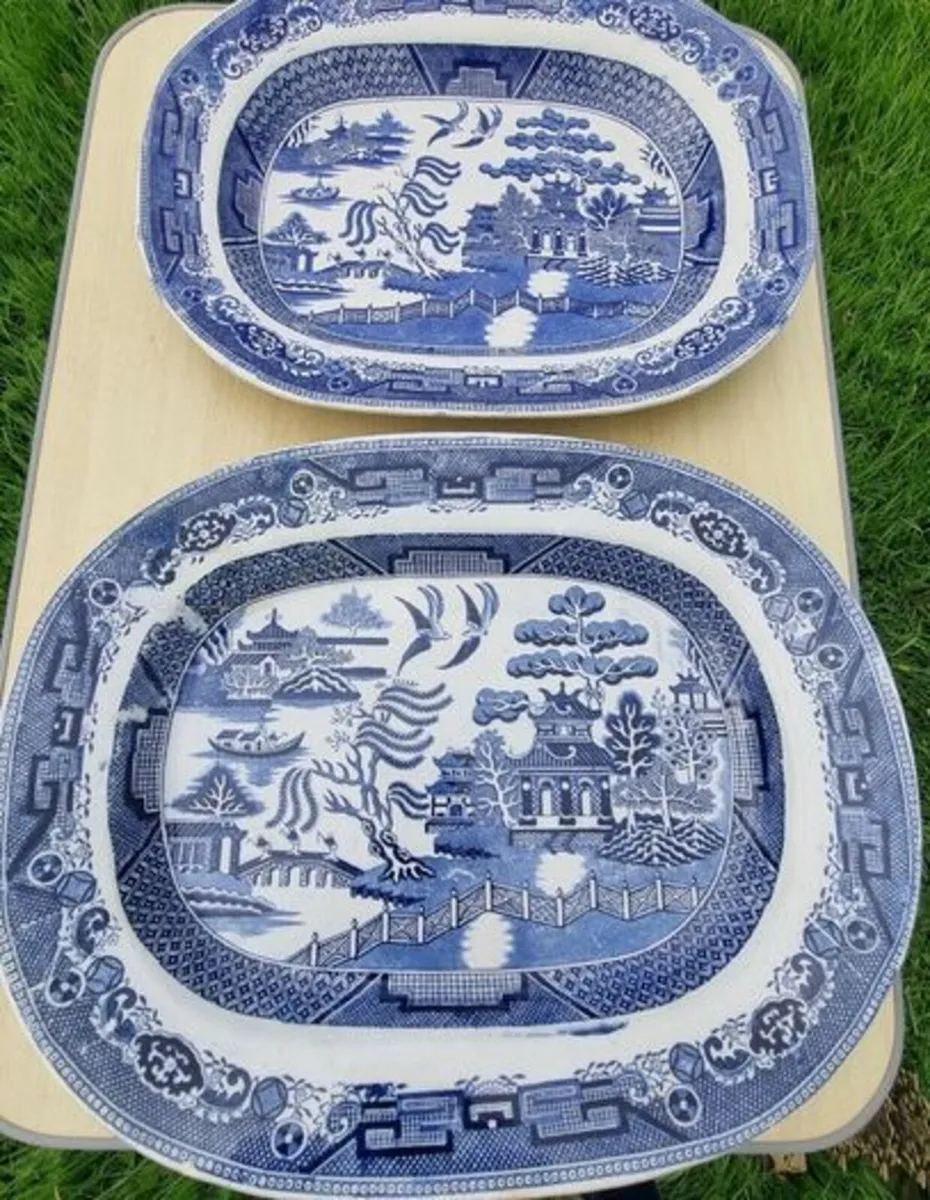 Two large Blue & White Willow Pattern Plates - Image 1