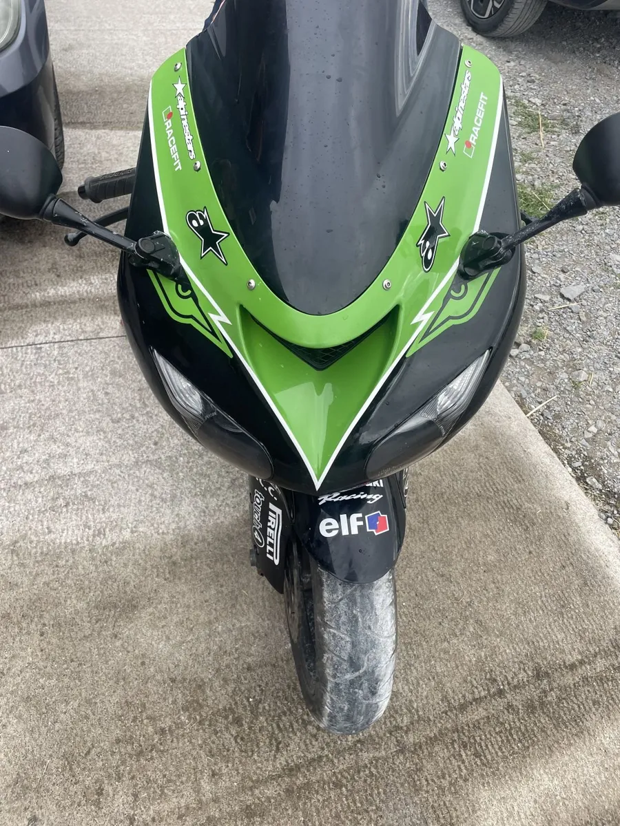 Kawasaki Zx10R 2006 - Image 2