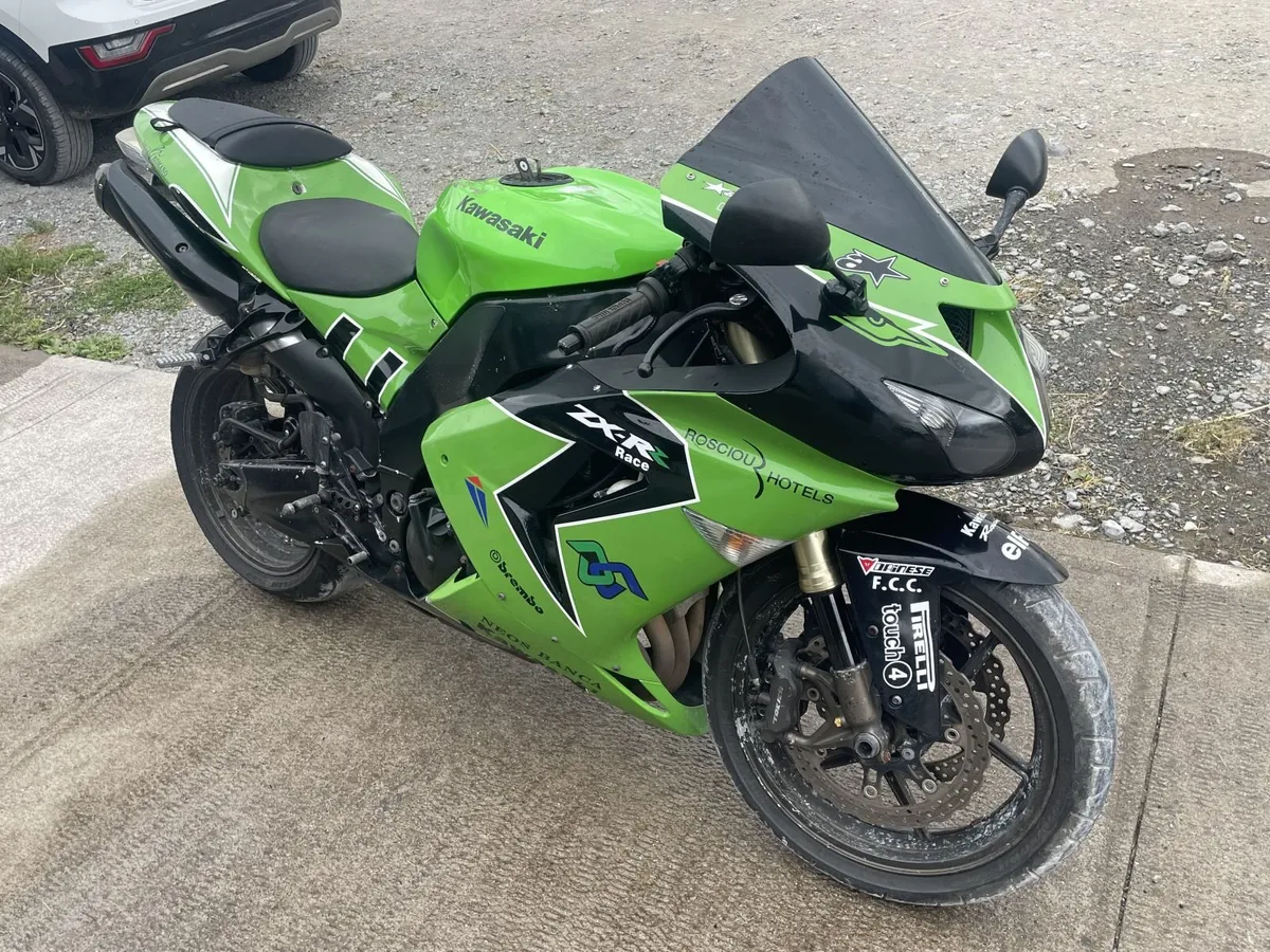 Kawasaki Zx10R 2006 - Image 4