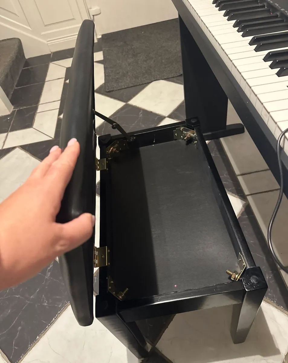 Casio CDP-S100 Piano Keyboard with stool - Image 3
