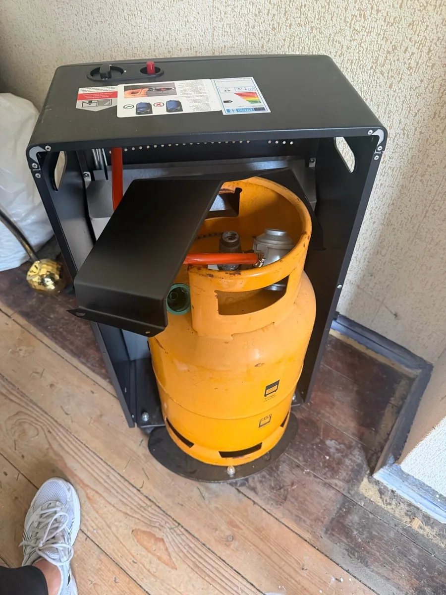 Portable gas heater x2 €80 new one €50 old one - Image 4