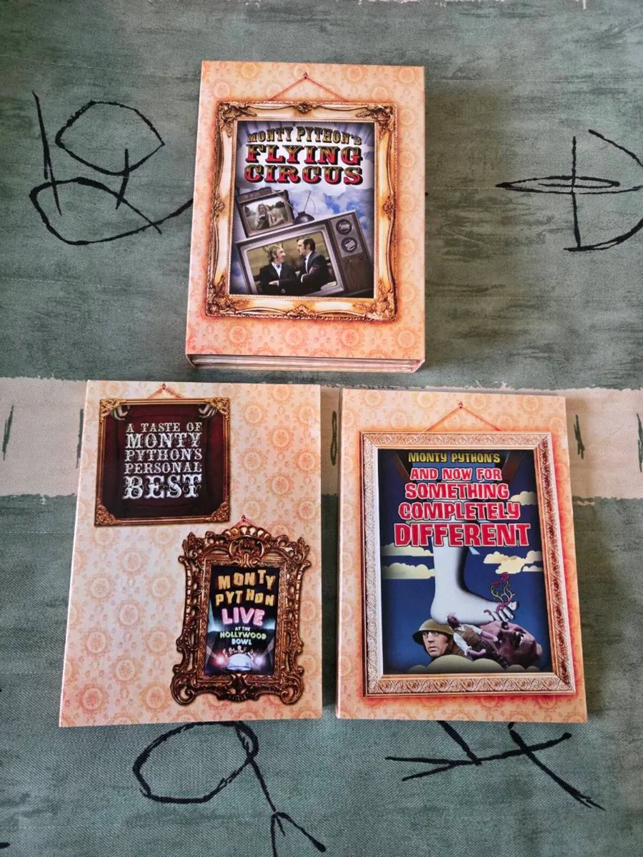 Monty Python DVD Flying Circus Live Hollywood - Image 1