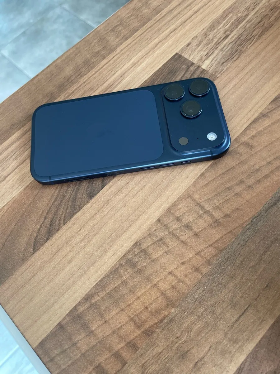 iPhone 17 pro - Image 1