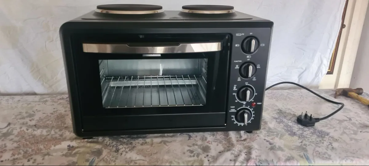 NEW Electric Oven with Hot Plates 1500W - Image 1